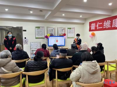 【热点关注】“我来教您用手机！”武汉水域风华社区举行爱心助老活动