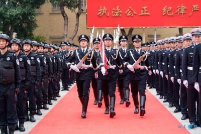 【热点关注】广州公安举行庆祝第二个中国人民警察节升警旗仪式