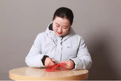 南漳：剪纸庆虎年 妙手迎新春