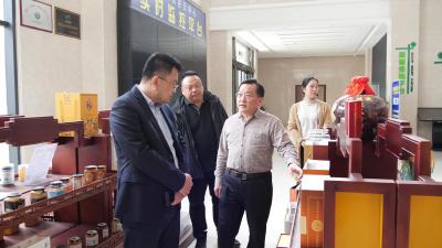 正大集团高层到我县考察