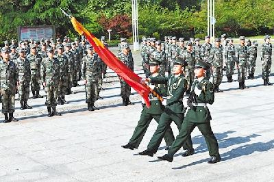  【热点关注】省军区举行文职人员宣誓仪式