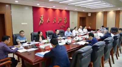 陈栋主持召开县政府党组中心组学习暨第五次常务会议