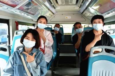 【热点关注】武汉24路公交“表白”乘客，520出行不再孤单
