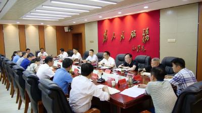 陈栋在欧品位光电科技产业园项目评审会上要求：抓好跟踪服务，确保项目落得下发展好