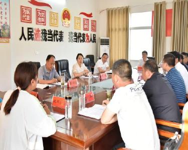 县领导到东巩镇开展下基层实践活动