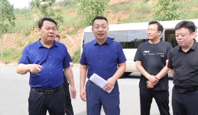 陈栋：通“堵点”破“难点”消“痛点”，高效推进签约项目快动工快建设