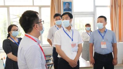 高考首日，罗兴斌陈栋巡视高考考点，为考生加油鼓劲