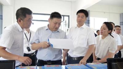 余世明在南漳召开的全市清廉村居建设现场推进会上强调：奋力开创清廉村居建设新局面新篇章