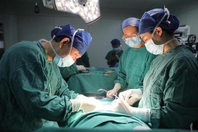 【热点关注】三度住院保胎 医护精心护航 浙江产妇在汉顺利诞下四胞胎