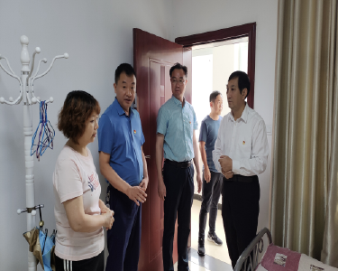 县卫健局开展下基层察民情解民忧暖民心实践活动