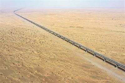 【热点关注】和若铁路开通运营 中国建成世界首条环沙漠铁路线