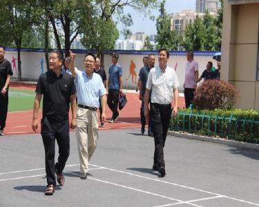 樊城、保康教育系统组团到我县考察