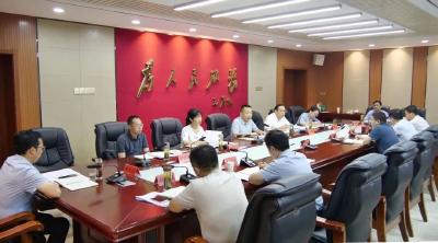 陈栋主持召开县政府党组中心组学习暨第九次常务会议