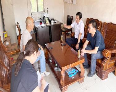 南漳县林业局到木材加工企业开展下基层实践活动