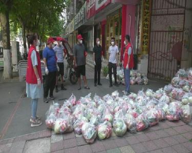 “菜篮子”送上门　以温情战疫情