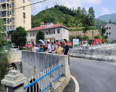 李庙社区：突击检查互评比　洁净社区共提升