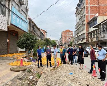 县人大常委会视察督办全县重点项目建设
