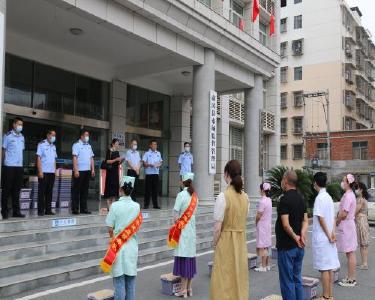 南漳县市场监管局开展过期药品回收活动