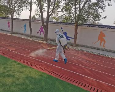 县职教中心开展校园环境消杀迎开学