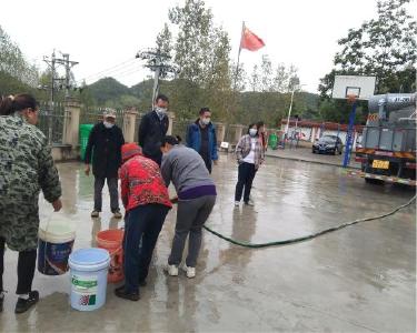 李庙镇多措并举为缺水村民应急送水