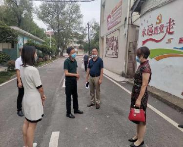 武安镇慰问中小学校教师