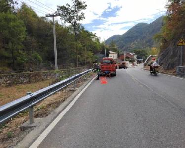 南漳县公路中心翻新干线公路钢护栏