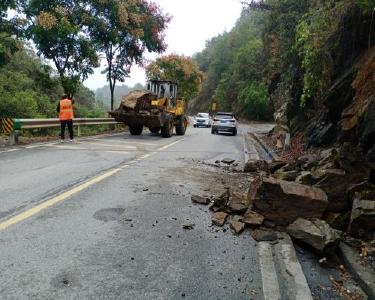 南漳县公路中心：放假不放松　除险保畅通