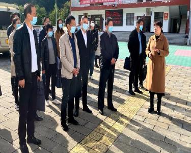我县召开新乡贤联谊组织建设工作现场推进会暨“侨爱心•光明行走进南漳”启动仪式