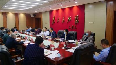 陈栋主持召开县政府党组中心组学习暨第十三次常务会议