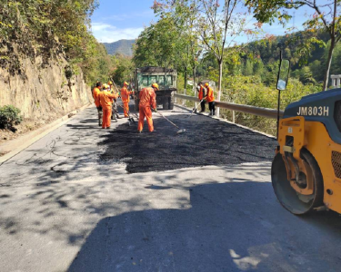南漳县公路中心未雨绸缪备战“冬养”