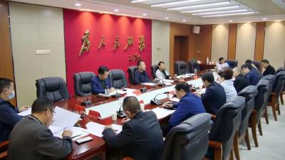 陈栋专题研究重点招商引资项目推进工作