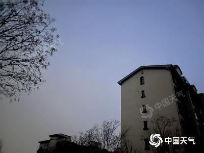 大风沙尘双预警生效中！北京今日大风伴沙尘阵风将达6至7级
