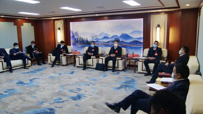 陈栋参加中共南漳县委十五届三次全体会议分组讨论
