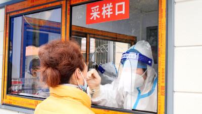 顶风冒寒守防线  众志成城战疫情  