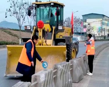南漳公路人春节期间养护忙