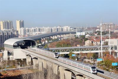  【热点关注】中国内地城市轨道交通总里程突破1万公里大关，地铁占近78%