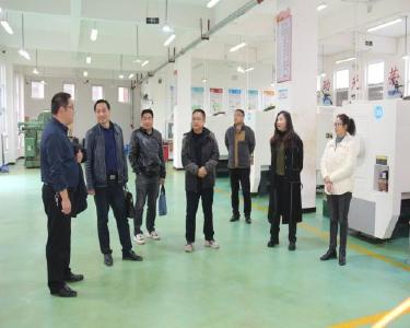 襄阳市护士学校考察组到南漳县职教中心考察交流