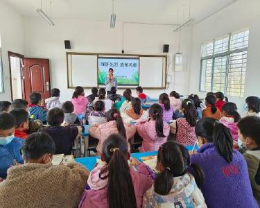 城关镇临沮小学举办“缅怀先烈　致敬英雄”诗歌朗诵会
