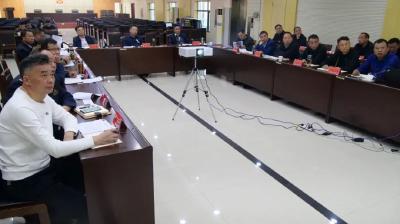 陈栋在城北防洪渠治理项目专题会上要求：做活水文章，加快构建完善的城市防洪排涝体系