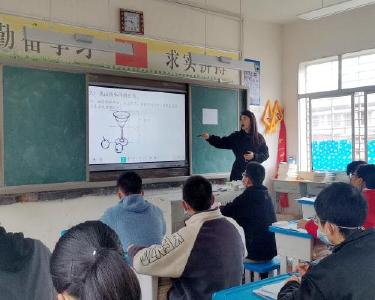 南漳县教科研中心指导板桥中学中考备考工作