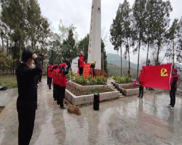 巡检镇：鲜花祭英烈，哀思悼英魂