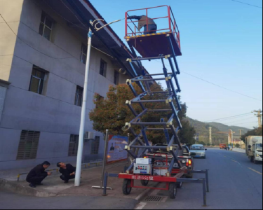 巡检镇：修复路灯暖人心