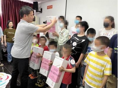 【热点关注】武汉市江汉区为困境儿童举办“六一”专场马戏嘉年华
