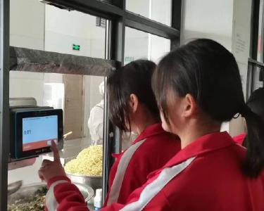 南漳县肖堰中学：食堂“零利润”运营　学生“一分钱”吃余粮