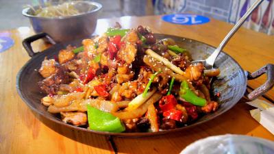 ​人气干炒鸡  食客大爆满