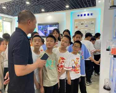 东巩完小师生到戒毒康复中心开展禁毒知识教育