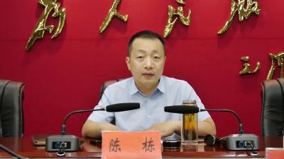 陈栋在城北防洪渠治理项目推进会上要求：挂图作战闭环管理，全力建好民生工程