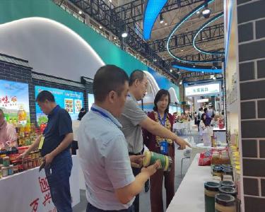 我县三个品牌亮相首届湖北食品产业链博览会