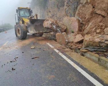 县公路中心“汛”速出击保畅通