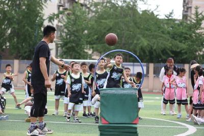 南漳：篮球趣味赛 活力显风采